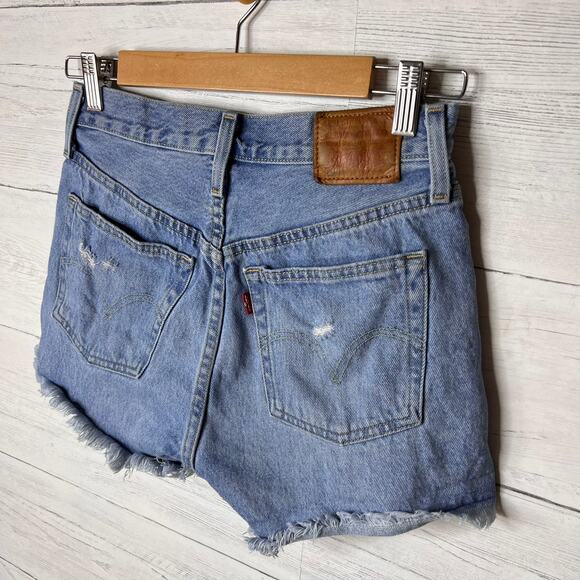 Levis Shorts Womens Size W25 Button Fly Cut Off 100% Cotton Distressed - Picture 12 of 16